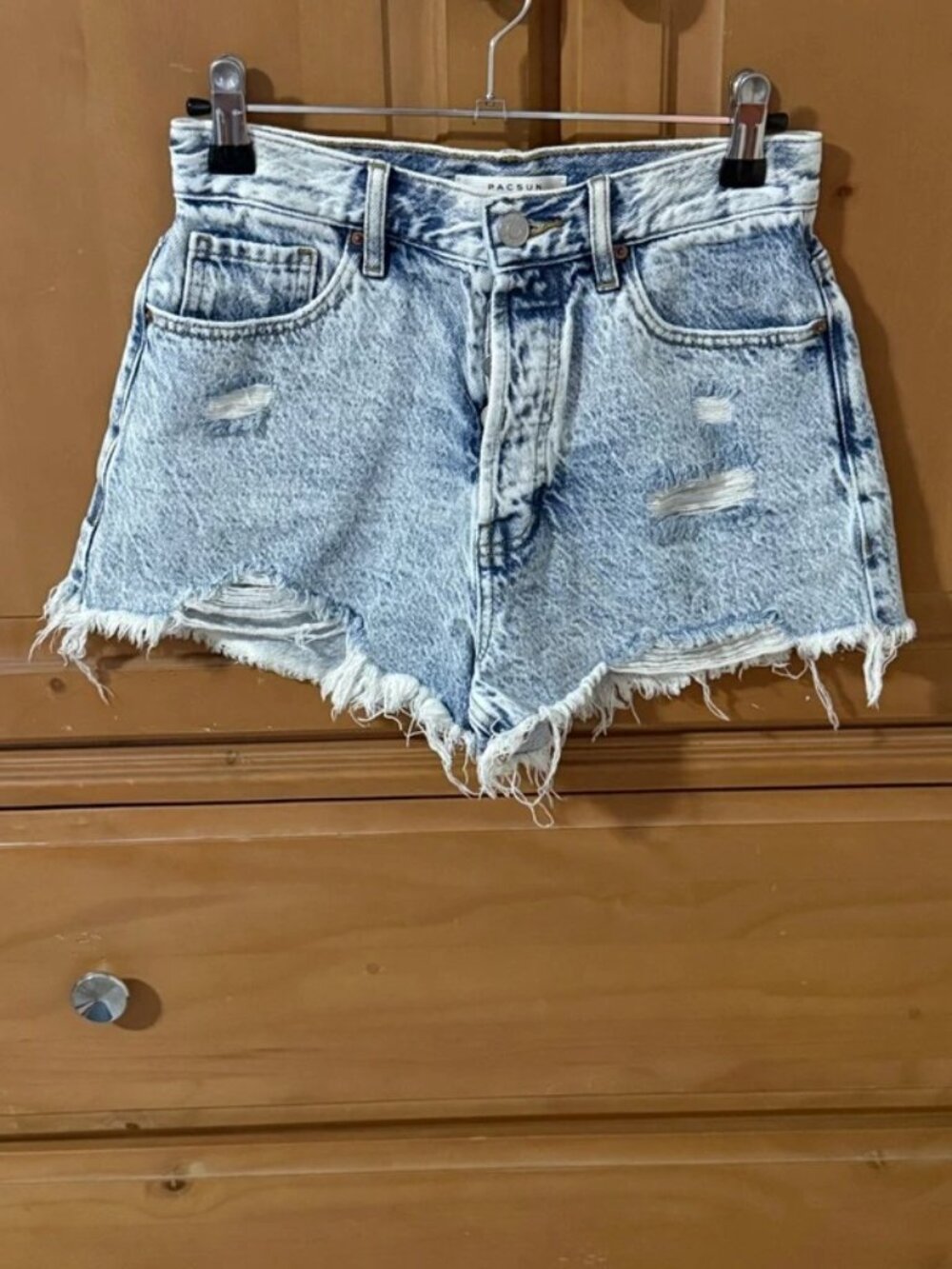 Women’s Light Blue Distressed Denim Shorts with Raw Hem XS